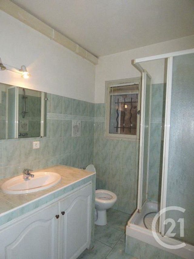 Appartement F3 à louer - 3 pièces - 58.5 m2 - ST MAXIMIN LA STE BAUME - 83 - PROVENCE-ALPES-COTE-D-AZUR - Century 21 Agence Millénium