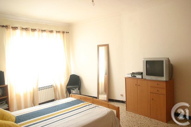 Afficher la photo en grand immeuble à vendre - 200.0 m2 - BRIGNOLES - 83 - PROVENCE-ALPES-COTE-D-AZUR - Century 21 Agence Millénium