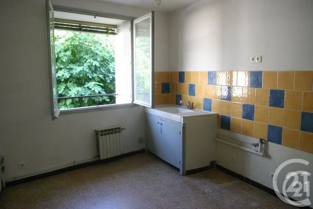 Afficher la photo en grand immeuble à vendre - 200.0 m2 - BRIGNOLES - 83 - PROVENCE-ALPES-COTE-D-AZUR - Century 21 Agence Millénium