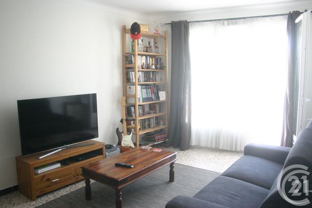 Afficher la photo en grand immeuble à vendre - 200.0 m2 - BRIGNOLES - 83 - PROVENCE-ALPES-COTE-D-AZUR - Century 21 Agence Millénium
