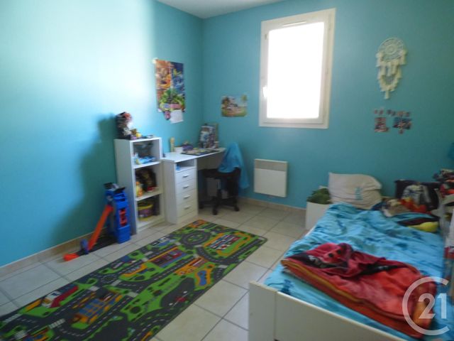 Afficher la photo en grand appartement à vendre - 4 pièces - 80.0 m2 - ST MAXIMIN LA STE BAUME - 83 - PROVENCE-ALPES-COTE-D-AZUR - Century 21 Agence Millénium