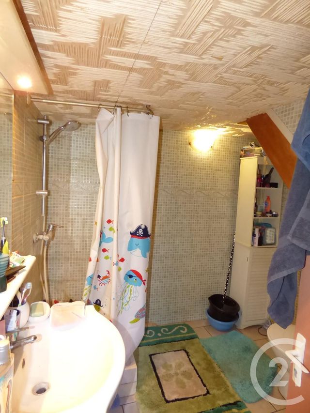 Afficher la photo en grand Appartement T3 à vendre - 3 pièces - 30.0 m2 - ST MAXIMIN LA STE BAUME - 83 - PROVENCE-ALPES-COTE-D-AZUR - Century 21 Agence Millénium
