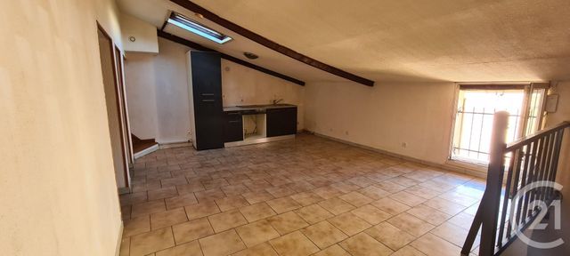 Afficher la photo en grand Appartement T3 à vendre - 3 pièces - 30.0 m2 - ST MAXIMIN LA STE BAUME - 83 - PROVENCE-ALPES-COTE-D-AZUR - Century 21 Agence Millénium