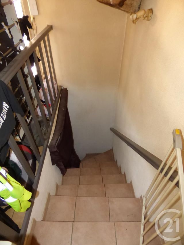 Afficher la photo en grand Appartement T3 à vendre - 3 pièces - 30.0 m2 - ST MAXIMIN LA STE BAUME - 83 - PROVENCE-ALPES-COTE-D-AZUR - Century 21 Agence Millénium