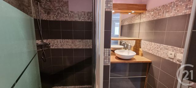 Appartement T2 à vendre - 2 pièces - 34.75 m2 - CARCES - 83 - PROVENCE-ALPES-COTE-D-AZUR - Century 21 Agence Millénium Appartement T2 à vendre - 2 pièces - 34.75 m2 - CARCES - 83 - PROVENCE-ALPES-COTE-D-AZUR - Century 21 Agence Millénium