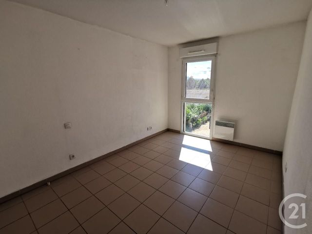 Afficher la photo en grand Appartement T2 à vendre - 2 pièces - 35.0 m2 - BRIGNOLES - 83 - PROVENCE-ALPES-COTE-D-AZUR - Century 21 Agence Millénium