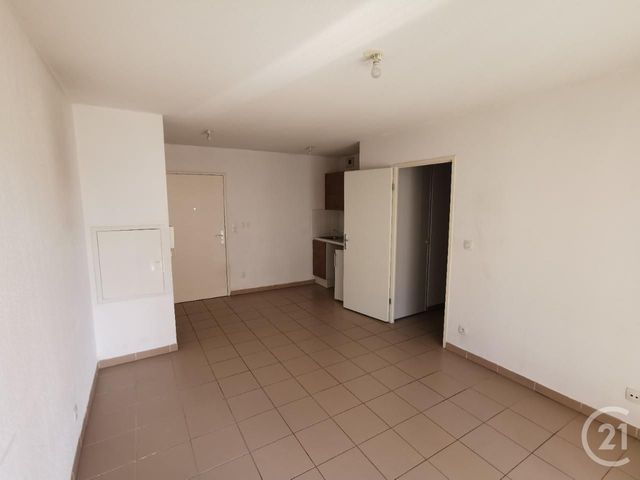 Afficher la photo en grand Appartement T2 à vendre - 2 pièces - 35.0 m2 - BRIGNOLES - 83 - PROVENCE-ALPES-COTE-D-AZUR - Century 21 Agence Millénium