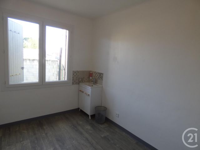 Afficher la photo en grand entreprise à louer - 134.0 m2 - ST MAXIMIN LA STE BAUME - 83 - PROVENCE-ALPES-COTE-D-AZUR - Century 21 Agence Millénium