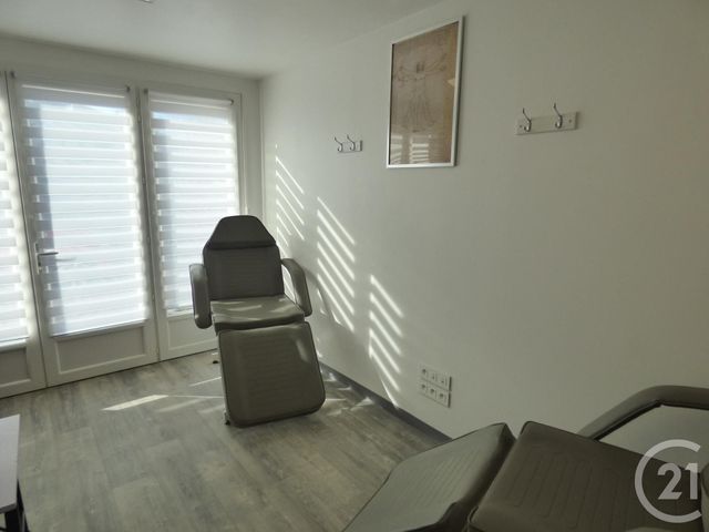 entreprise à louer - 134.0 m2 - ST MAXIMIN LA STE BAUME - 83 - PROVENCE-ALPES-COTE-D-AZUR - Century 21 Agence Millénium