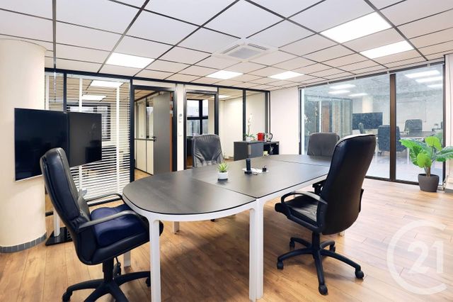 entreprise à vendre - 400.0 m2 - ST MAXIMIN LA STE BAUME - 83 - PROVENCE-ALPES-COTE-D-AZUR - Century 21 Agence Millénium