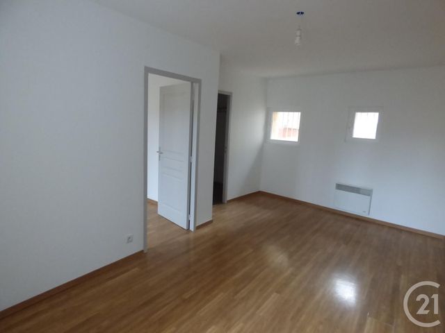 Appartement T3 à louer - 3 pièces - 54.77 m2 - ST MAXIMIN LA STE BAUME - 83 - PROVENCE-ALPES-COTE-D-AZUR - Century 21 Agence Millénium