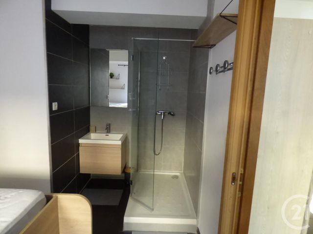 Appartement T2 à louer - 2 pièces - 32.24 m2 - NANS LES PINS - 83 - PROVENCE-ALPES-COTE-D-AZUR - Century 21 Agence Millénium