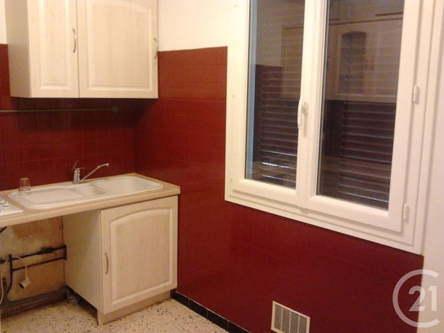 maison à louer - 5 pièces - 92.78 m2 - POURRIERES - 83 - PROVENCE-ALPES-COTE-D-AZUR - Century 21 Agence Millénium