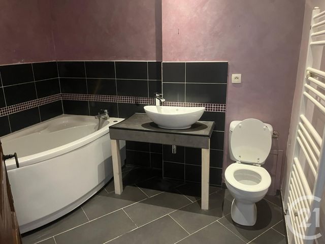 Appartement T3 à louer - 3 pièces - 83.52 m2 - TOURVES - 83 - PROVENCE-ALPES-COTE-D-AZUR - Century 21 Agence Millénium