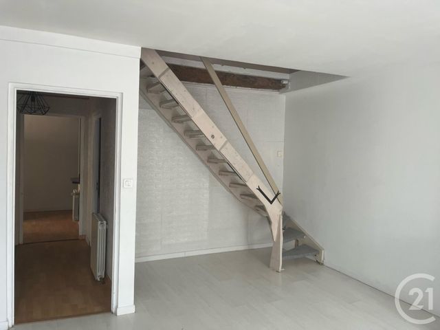 Appartement T3 à louer - 3 pièces - 83.52 m2 - TOURVES - 83 - PROVENCE-ALPES-COTE-D-AZUR - Century 21 Agence Millénium