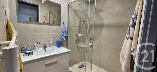 Appartement F4 à vendre - 4 pièces - 87.0 m2 - ST MAXIMIN LA STE BAUME - 83 - PROVENCE-ALPES-COTE-D-AZUR - Century 21 Agence Millénium