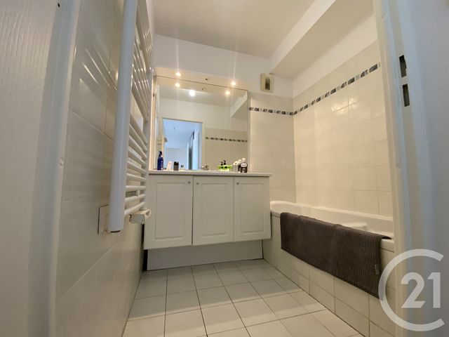 Appartement F3 à vendre - 3 pièces - 70.0 m2 - ST MAXIMIN LA STE BAUME - 83 - PROVENCE-ALPES-COTE-D-AZUR - Century 21 Agence Millénium