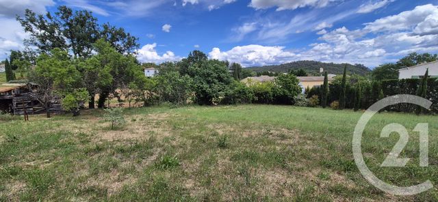 terrain - BRUE AURIAC - 83