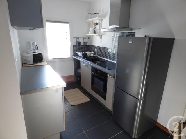 Appartement T2 à louer - 2 pièces - 32.24 m2 - NANS LES PINS - 83 - PROVENCE-ALPES-COTE-D-AZUR - Century 21 Agence Millénium