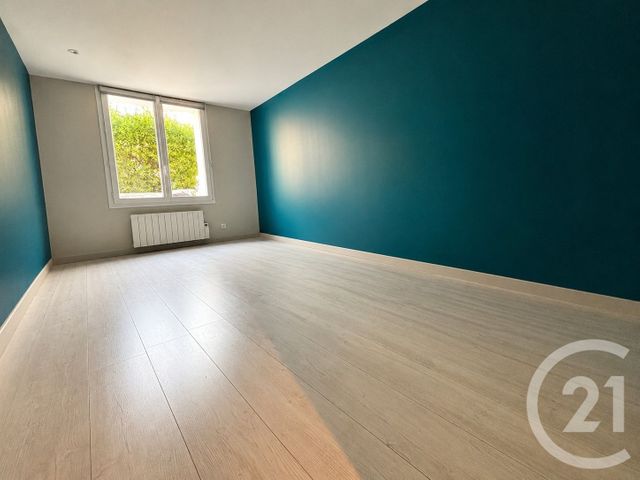 Appartement F6 à vendre - 5 pièces - 128.0 m2 - MAZAUGUES - 83 - PROVENCE-ALPES-COTE-D-AZUR - Century 21 Agence Millénium