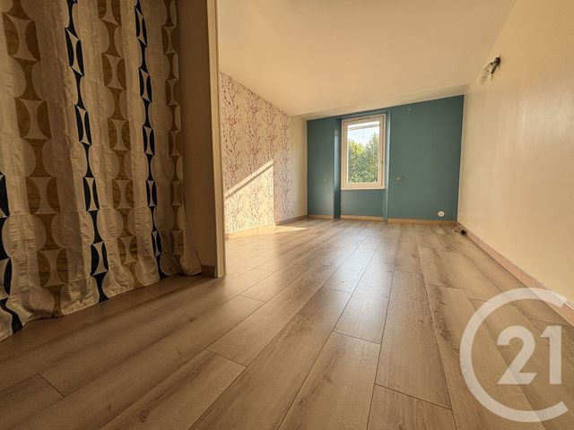 Appartement F6 à vendre - 5 pièces - 128.0 m2 - MAZAUGUES - 83 - PROVENCE-ALPES-COTE-D-AZUR - Century 21 Agence Millénium