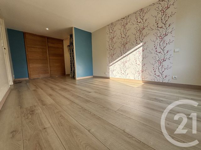 Appartement F6 à vendre - 5 pièces - 128.0 m2 - MAZAUGUES - 83 - PROVENCE-ALPES-COTE-D-AZUR - Century 21 Agence Millénium
