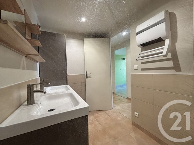 Appartement F6 à vendre - 5 pièces - 128.0 m2 - MAZAUGUES - 83 - PROVENCE-ALPES-COTE-D-AZUR - Century 21 Agence Millénium