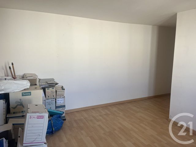 divers à louer - 68.86 m2 - ST MAXIMIN LA STE BAUME - 83 - PROVENCE-ALPES-COTE-D-AZUR - Century 21 Agence Millénium