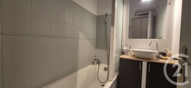 Appartement T3 à vendre - 3 pièces - 59.26 m2 - TOURVES - 83 - PROVENCE-ALPES-COTE-D-AZUR - Century 21 Agence Millénium
